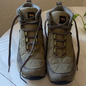 Teva Ember Commute Olive and Gray Men’s Waterproof Boots Size 11.5
